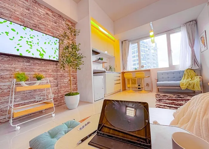Apartment High View 1room In Near Ayala Mall With Rooftop Pool, Fast Wifi And Netflix