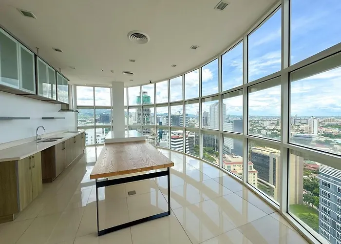 Apartment High View 1room In Near Ayala Mall With Rooftop Pool, Fast Wifi And Netflix *