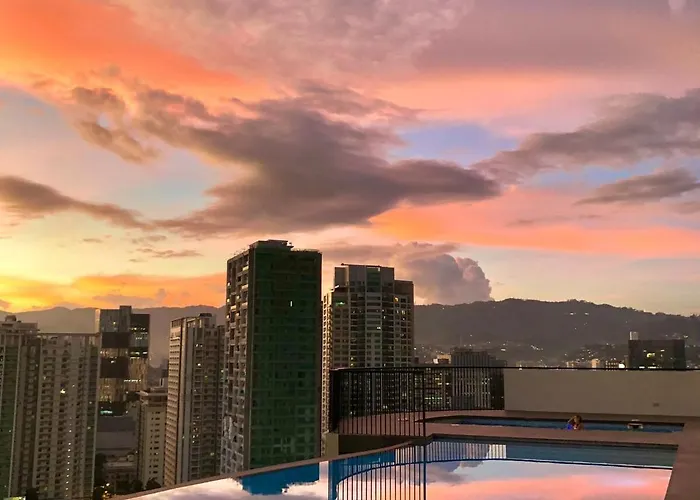 High View 1room In Near Ayala Mall With Rooftop Pool, Fast Wifi And Netflix Apartment
