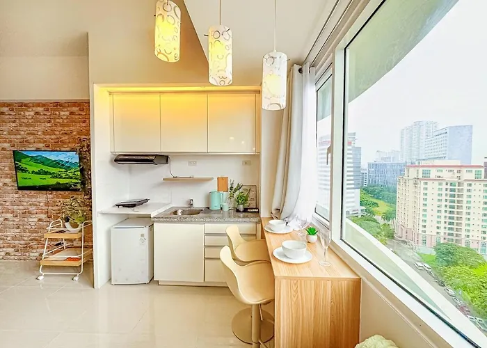 High View 1room In Near Ayala Mall With Rooftop Pool, Fast Wifi And Netflix Cebu
