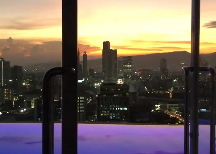 High View 1room In Near Ayala Mall With Rooftop Pool, Fast Wifi And Netflix Apartment